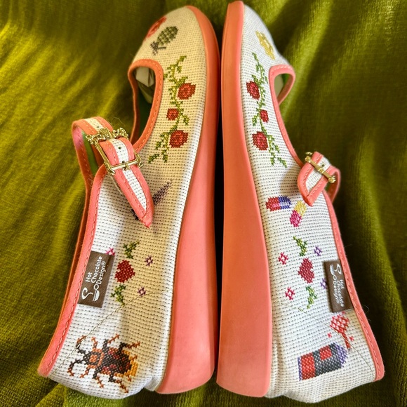 Hot Chocolate Designs Riot Granny flats - Picture 6 of 8